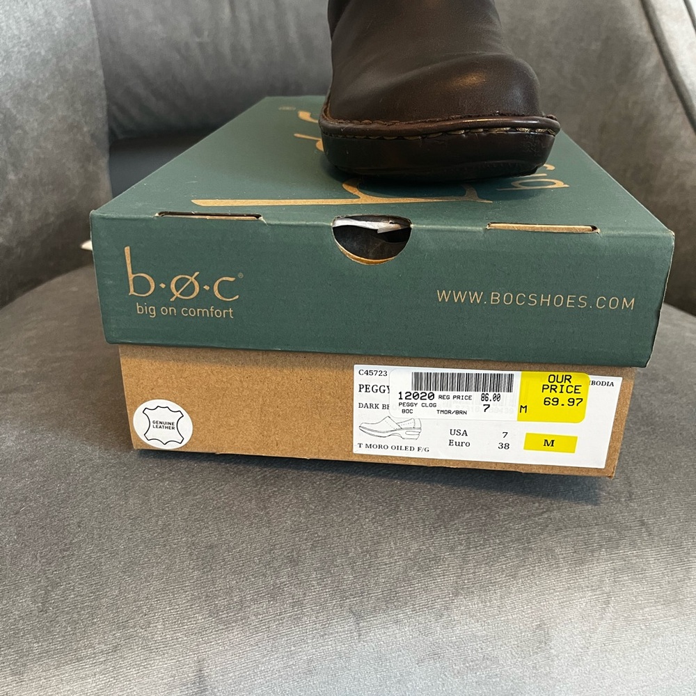 Brown Clogs - Picture 3 of 4